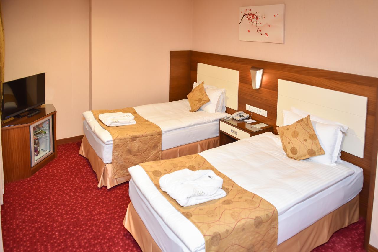 Ozgobek Ronesans Hotel De Luxe Uşak Bagian luar foto