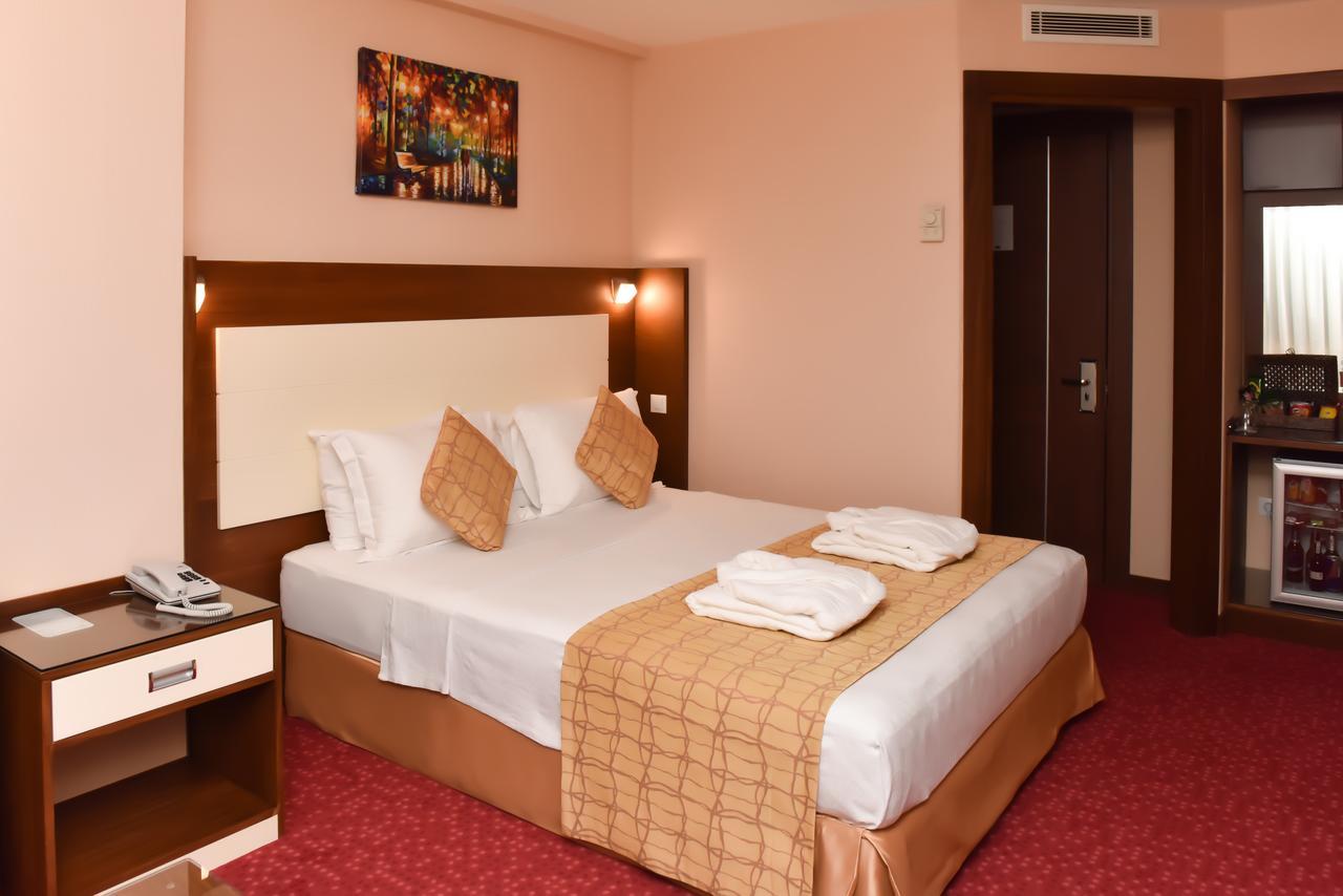 Ozgobek Ronesans Hotel De Luxe Uşak Bagian luar foto