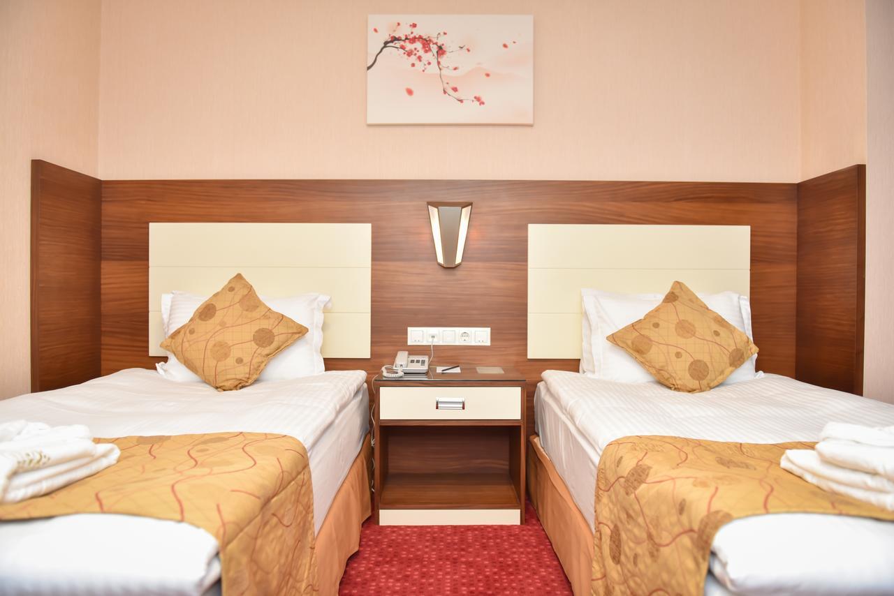 Ozgobek Ronesans Hotel De Luxe Uşak Bagian luar foto