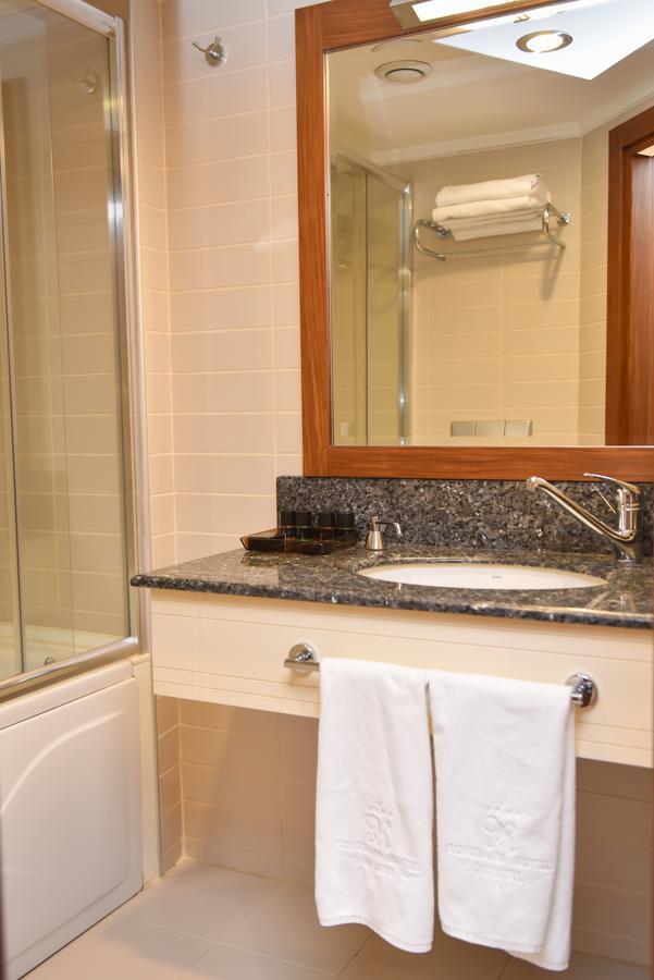Ozgobek Ronesans Hotel De Luxe Uşak Bagian luar foto
