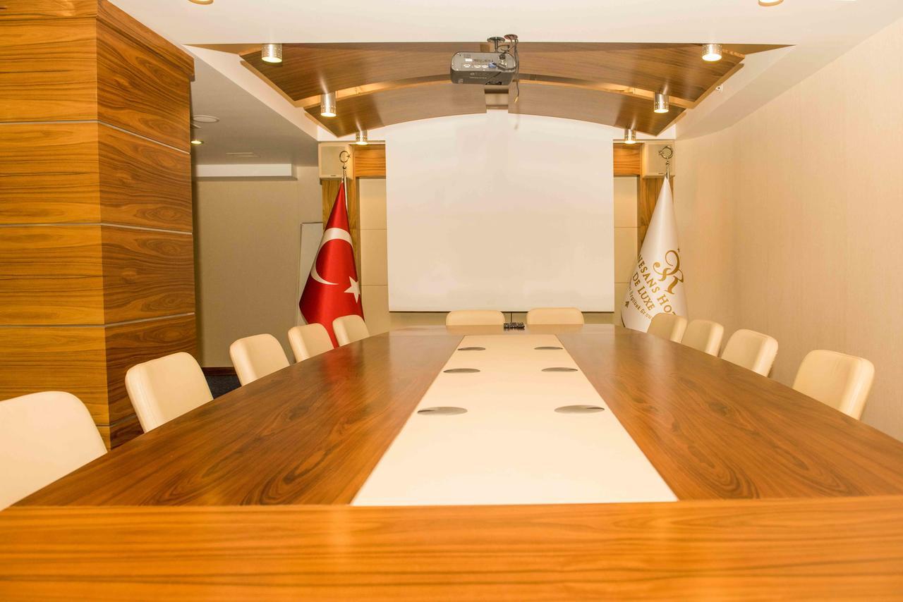 Ozgobek Ronesans Hotel De Luxe Uşak Bagian luar foto
