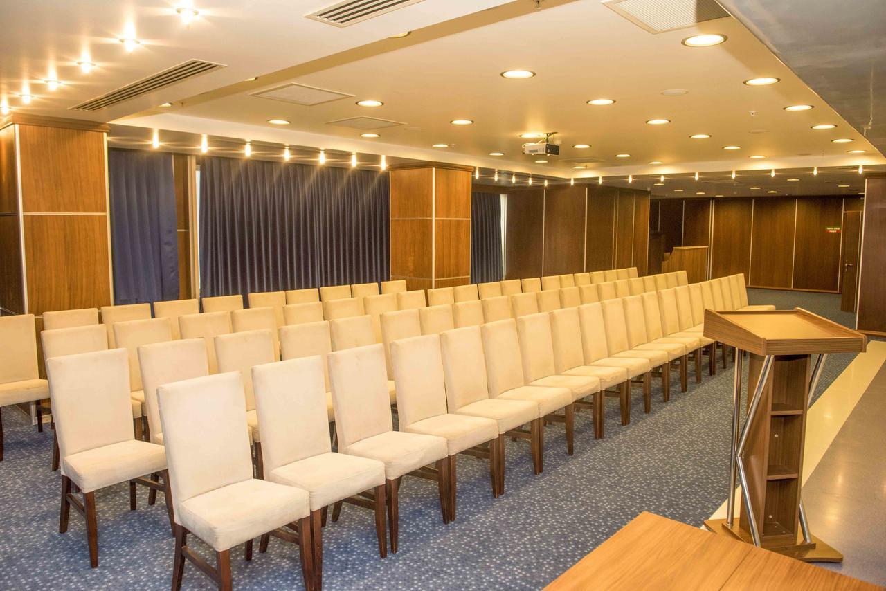 Ozgobek Ronesans Hotel De Luxe Uşak Bagian luar foto