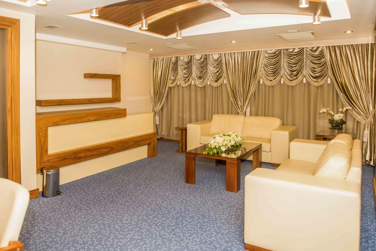 Ozgobek Ronesans Hotel De Luxe Uşak Bagian luar foto